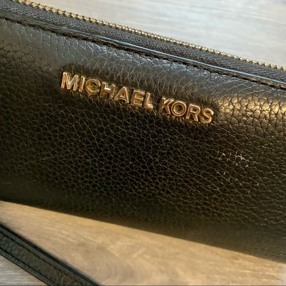 Michael Kors Jet Set Black Wallet - Picture 3 of 4